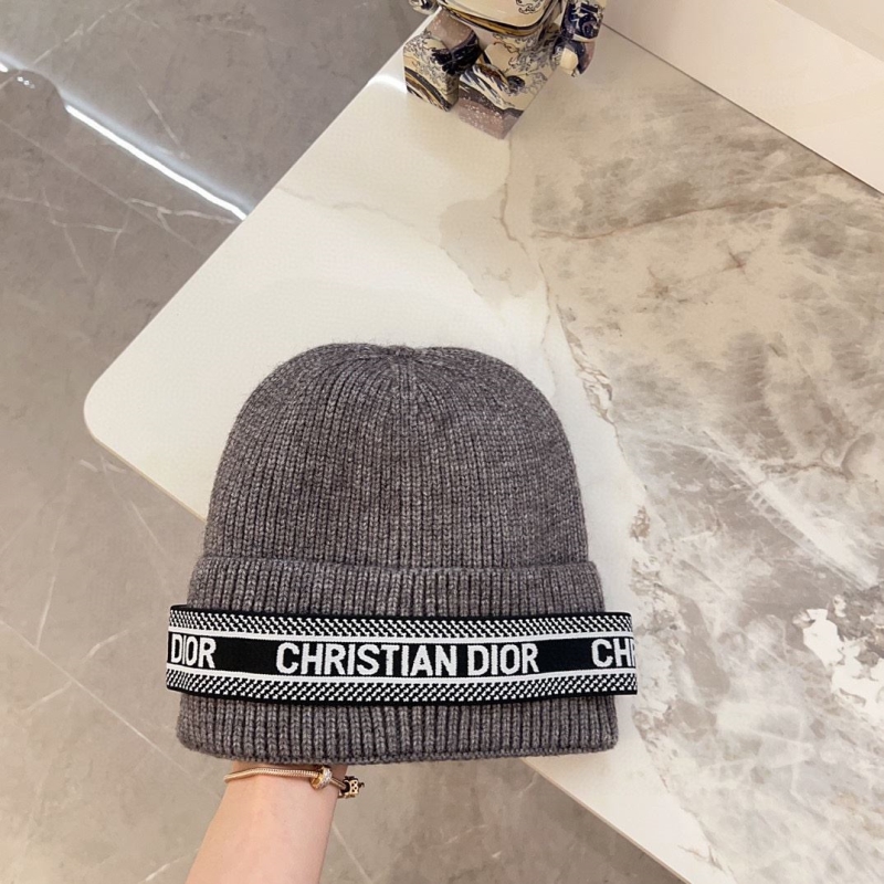 CHRISTIAN DIOR